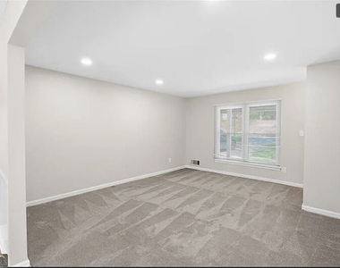 1819 Caribaea Trail Se - Photo Thumbnail 7