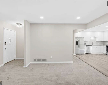 1819 Caribaea Trail Se - Photo Thumbnail 5