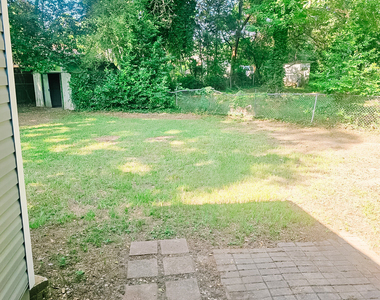 203 Briardale Avenue - Photo Thumbnail 11