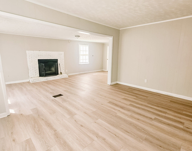 203 Briardale Avenue - Photo Thumbnail 2