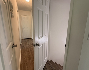 640 Valerie Circle - Photo Thumbnail 24