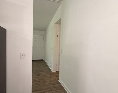 640 Valerie Circle - Photo Thumbnail 11