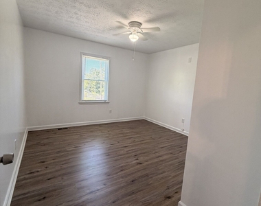 640 Valerie Circle - Photo Thumbnail 21