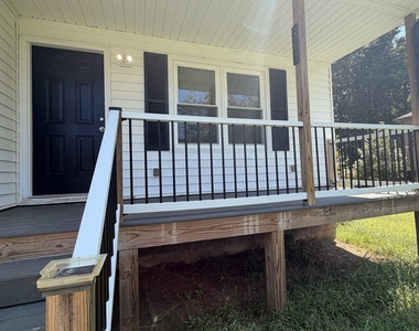 640 Valerie Circle - Photo Thumbnail 2
