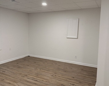 640 Valerie Circle - Photo Thumbnail 28