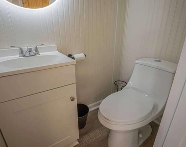 1235 Riverside Drive - Photo Thumbnail 17