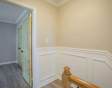 1235 Riverside Drive - Photo Thumbnail 32