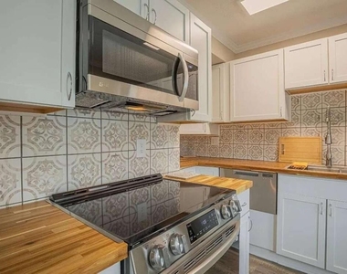1235 Riverside Drive - Photo Thumbnail 11