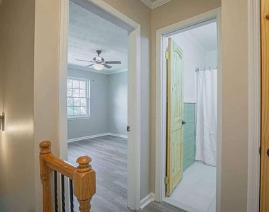 1235 Riverside Drive - Photo Thumbnail 20