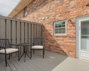 1235 Riverside Drive - Photo Thumbnail 44
