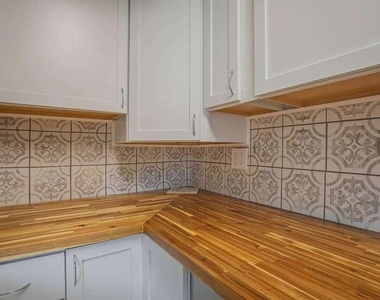 1235 Riverside Drive - Photo Thumbnail 13