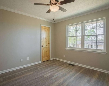 1235 Riverside Drive - Photo Thumbnail 30