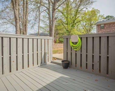 1235 Riverside Drive - Photo Thumbnail 38