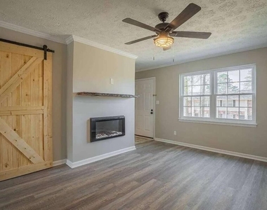 1235 Riverside Drive - Photo Thumbnail 5