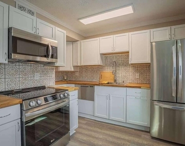1235 Riverside Drive - Photo Thumbnail 10