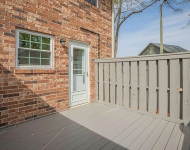 1235 Riverside Drive - Photo Thumbnail 37