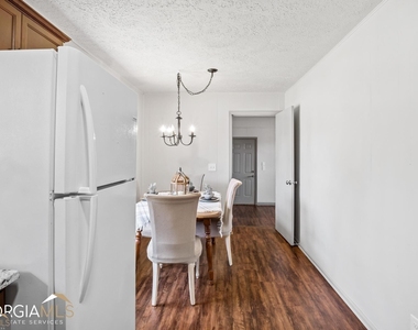 471 Moore - Photo Thumbnail 6
