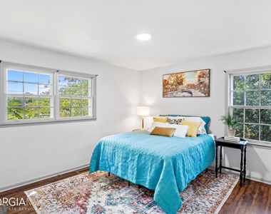 471 Moore - Photo Thumbnail 7