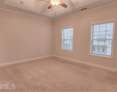 2415 Tenor Lane - Photo Thumbnail 9