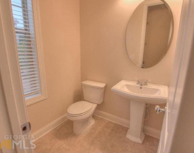 2415 Tenor Lane - Photo Thumbnail 10