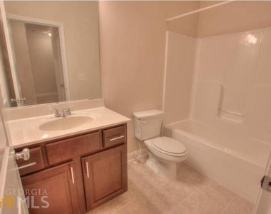 2415 Tenor Lane - Photo Thumbnail 14