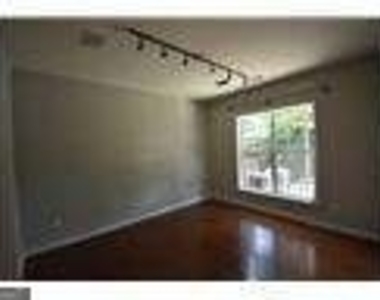 1002 Thornborough Drive - Photo Thumbnail 16