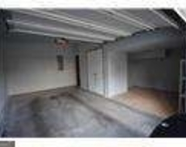 1002 Thornborough Drive - Photo Thumbnail 8