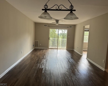 96 Crestview Lane - Photo Thumbnail 4