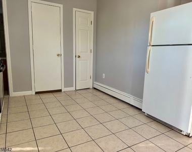408 S Elmer St - Photo Thumbnail 2