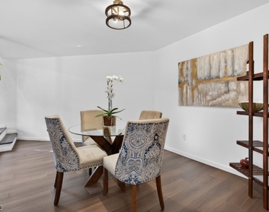66 Kingsberry Dr - Photo Thumbnail 2