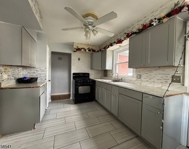 319 E 1st Ave - Photo Thumbnail 5