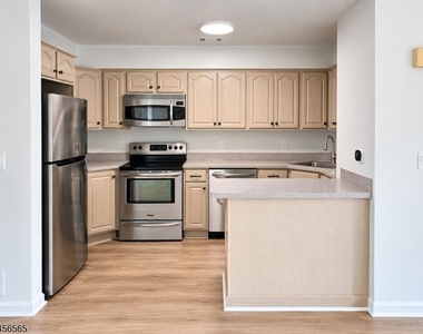 45 Augusta Drive - Photo Thumbnail 7