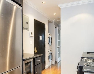 West 53rd Street - Photo Thumbnail 1