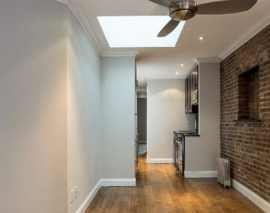 West 53rd Street - Photo Thumbnail 5