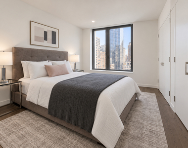 230 East 30th Street - Photo Thumbnail 4