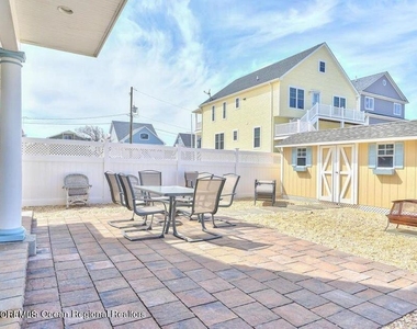 10 4th Avenue - Photo Thumbnail 5