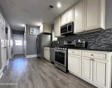 208 15th Avenue - Photo Thumbnail 14