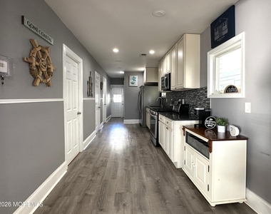 208 15th Avenue - Photo Thumbnail 12