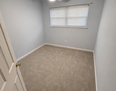 129 Dittmar Drive - Photo Thumbnail 5