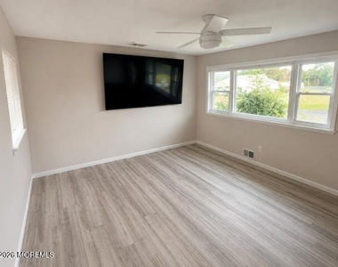 129 Dittmar Drive - Photo Thumbnail 2