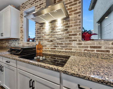 13532 W Sierra Vista Drive - Photo Thumbnail 24