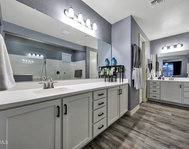 13532 W Sierra Vista Drive - Photo Thumbnail 50