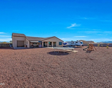 13532 W Sierra Vista Drive - Photo Thumbnail 78