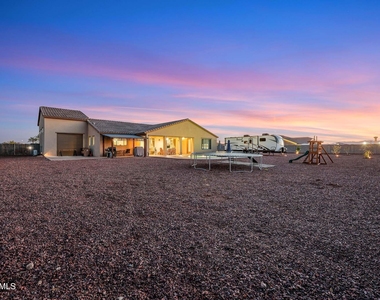 13532 W Sierra Vista Drive - Photo Thumbnail 60