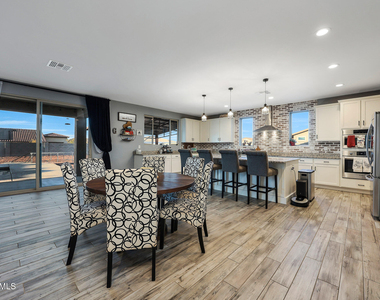 13532 W Sierra Vista Drive - Photo Thumbnail 20