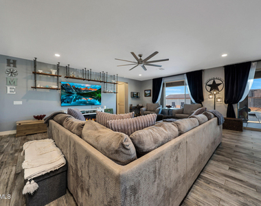 13532 W Sierra Vista Drive - Photo Thumbnail 19