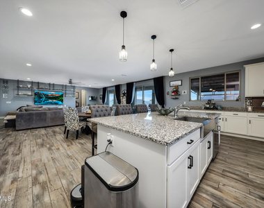 13532 W Sierra Vista Drive - Photo Thumbnail 23