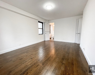 E 88th St - Photo Thumbnail 2