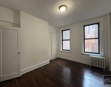 3 Avenue - Photo Thumbnail 2
