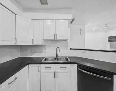 101 N 7th Street - Photo Thumbnail 5